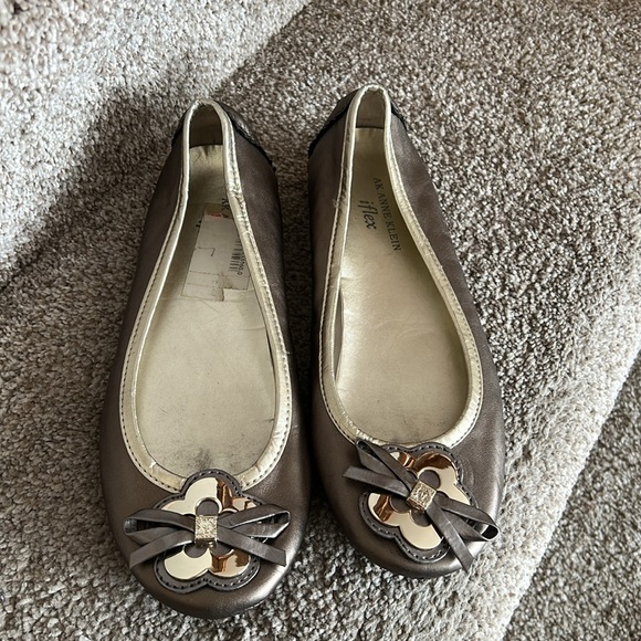 AK ANNE KLEIN: Ballet flat shoes.  Size 7. Gold & Pewter colors. - Picture 9 of 9